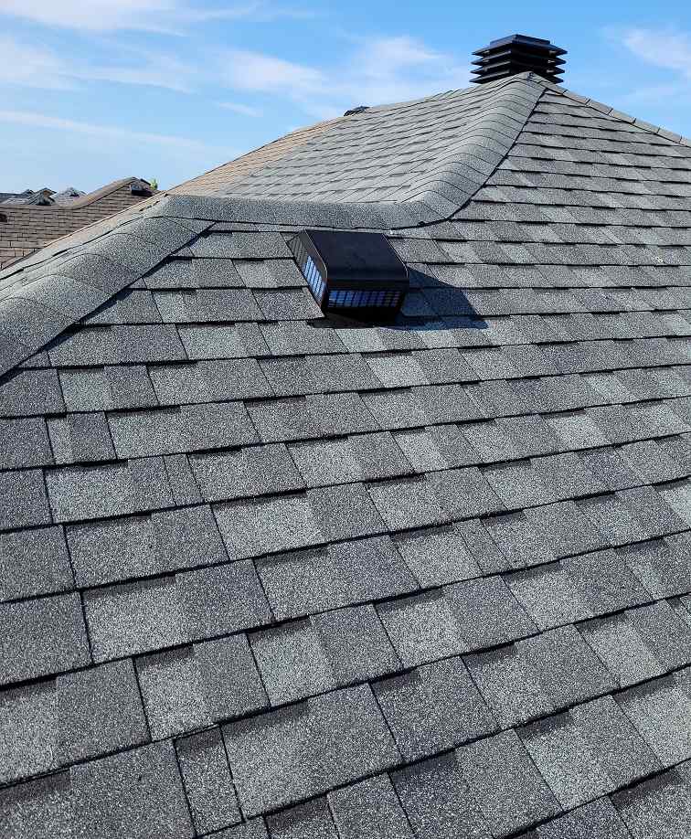 Laminated asphalt roof shingles